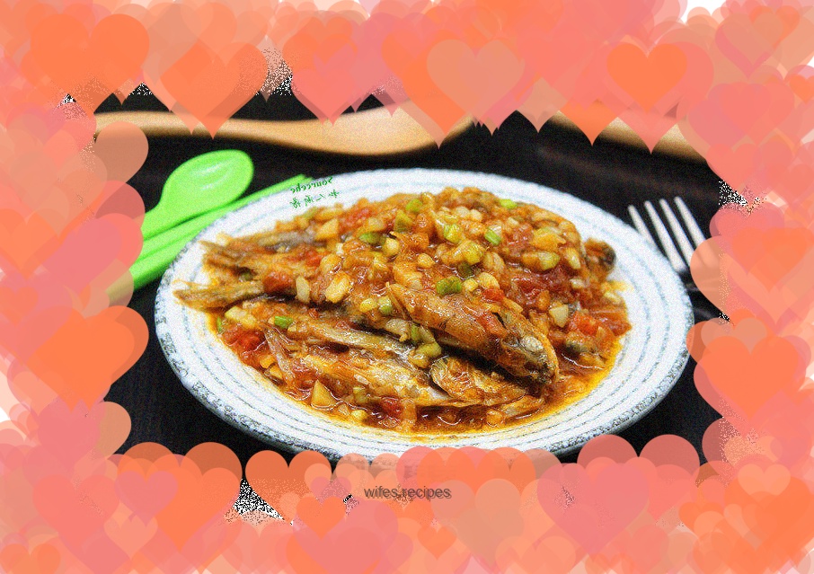 Small yellow croaker with tomato sauce