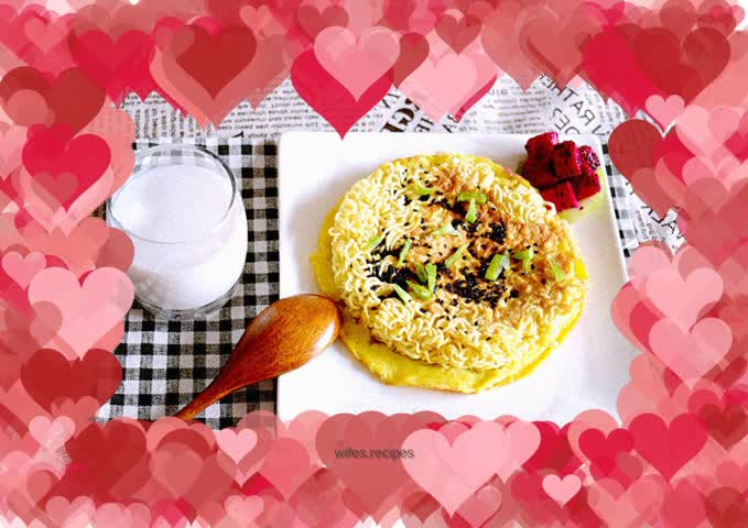 Instant noodle pancake