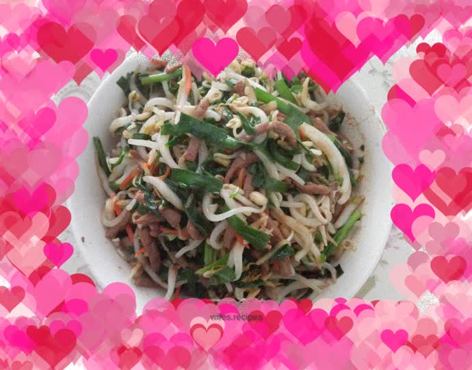 Stir-fried mung bean sprouts with shredded pork