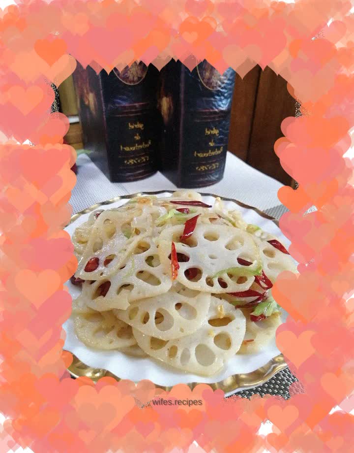 Stir-fried lotus root slices with shredded green onions