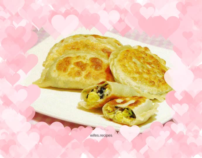 Garlic sprouts, fungus, egg box