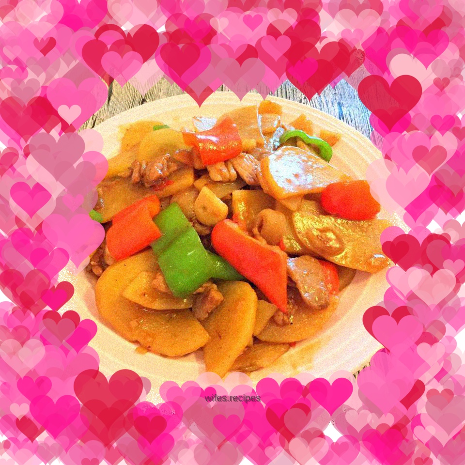 Fried pork with potato slices