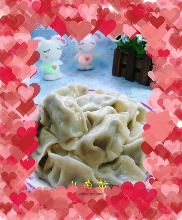 Dumplings stuffed with shrimp skin, chives and meat