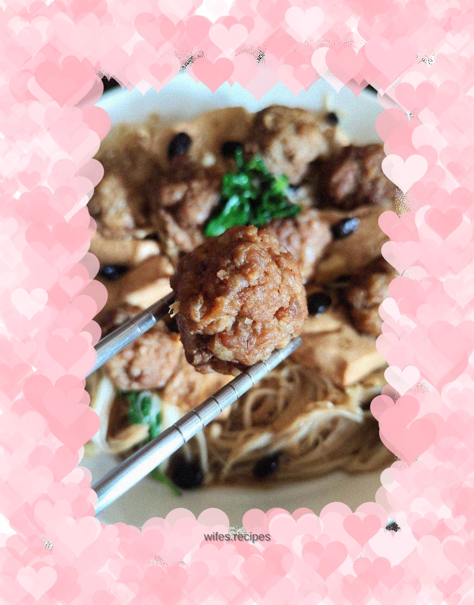 Braised Tofu with Enoki Mushrooms and Meatballs