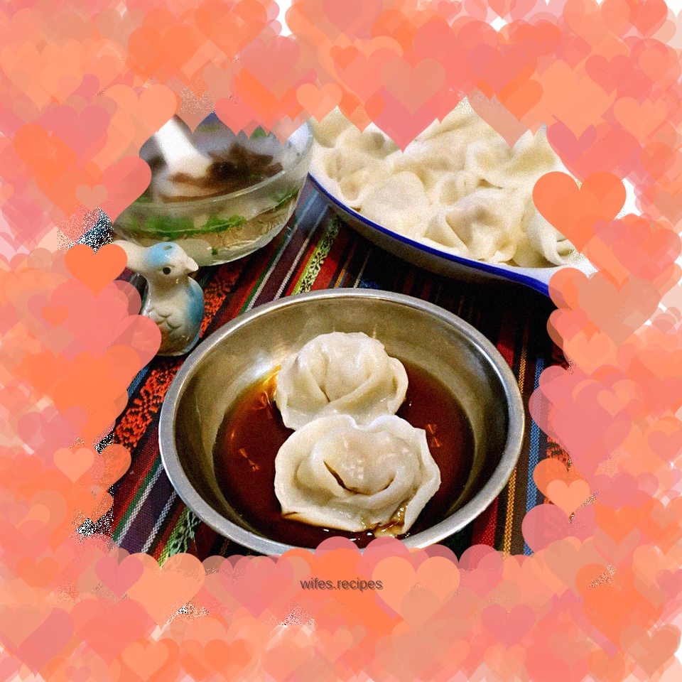 Skillfully cooked frozen wontons