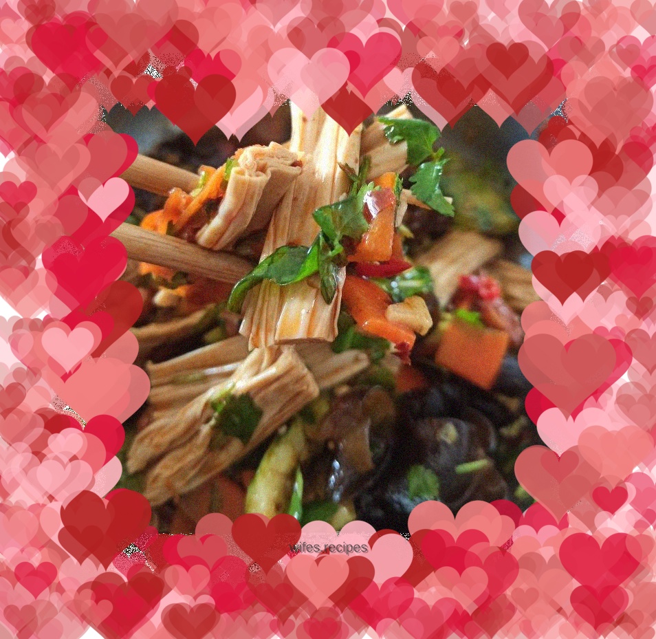 Bean curd, fungus, cucumber and vegetables