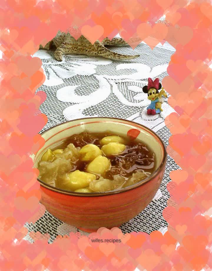 Ginkgo peach gum and white fungus soup