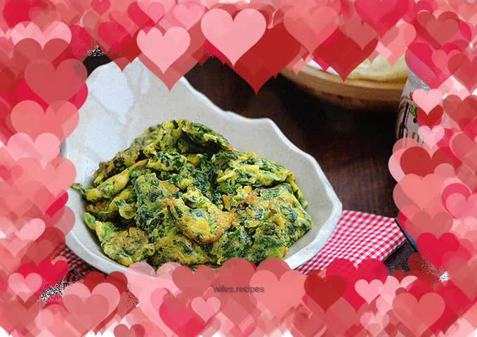 Fried eggs with shepherd's purse