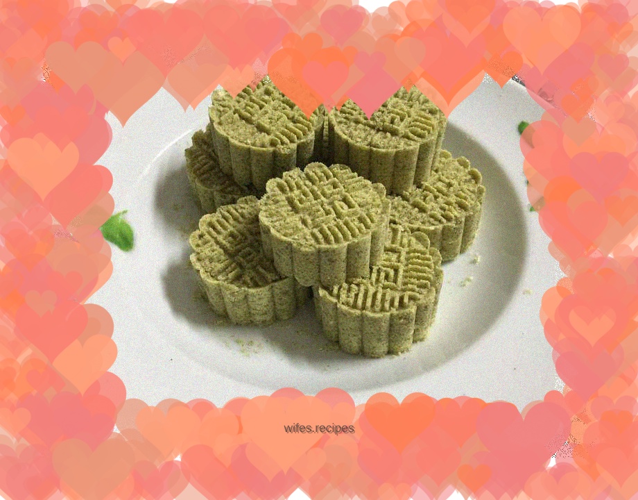 This is my first time making mung bean cake and it tastes great!