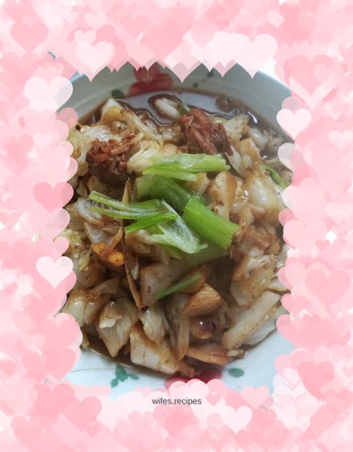 Stir-fried pork with lotus flowers