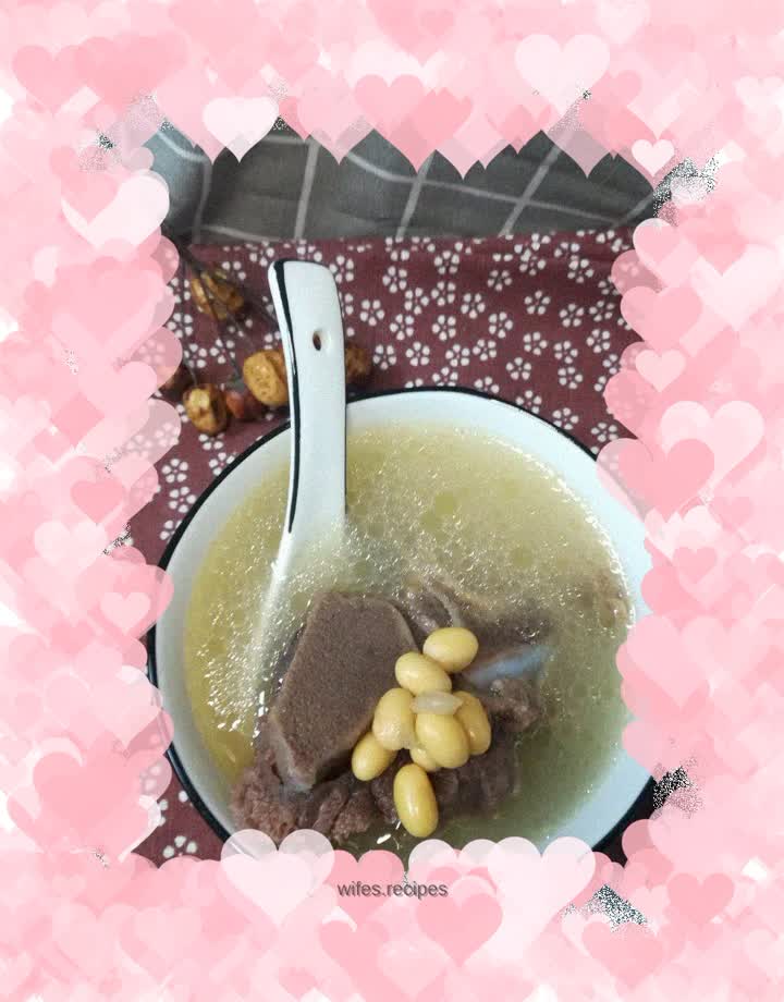 Soybean and beef bone soup