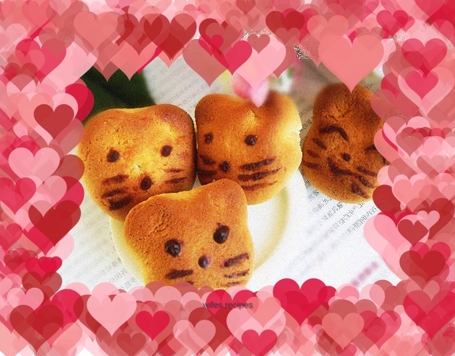 Cute cat baked fruit