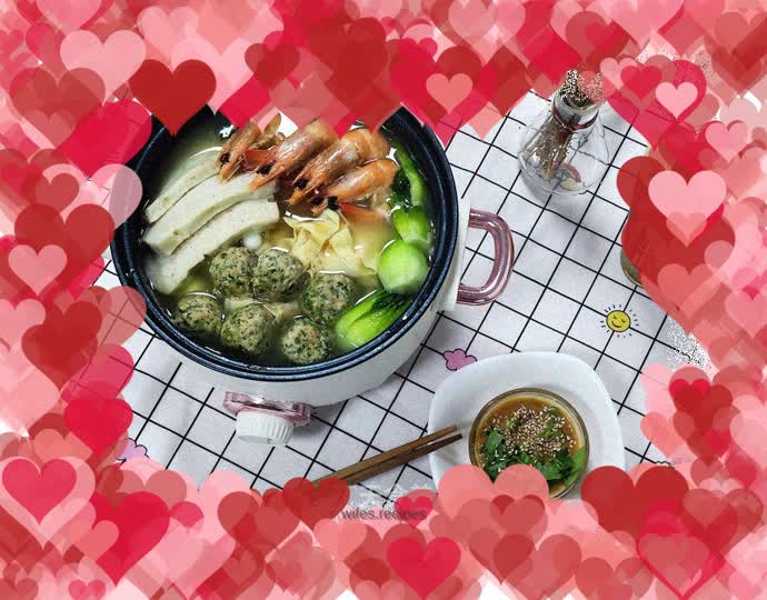 Small hot pot with clear soup for one person