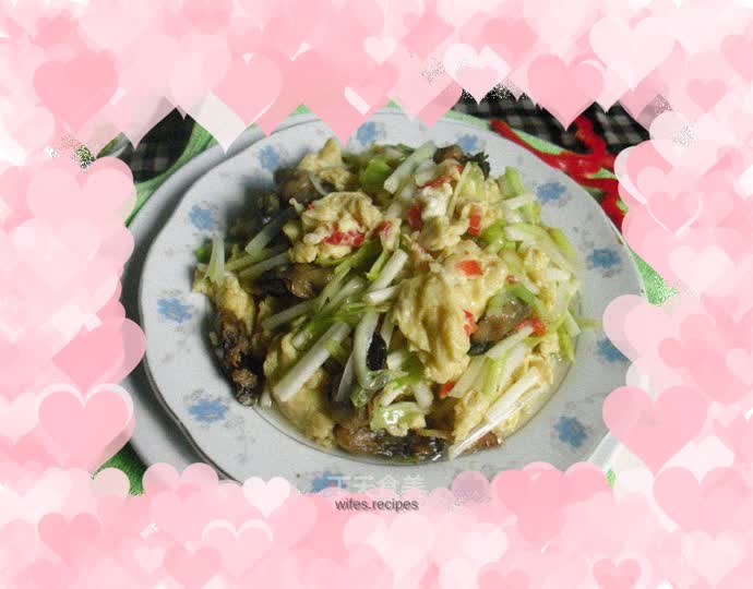 Scrambled eggs with oysters and chives