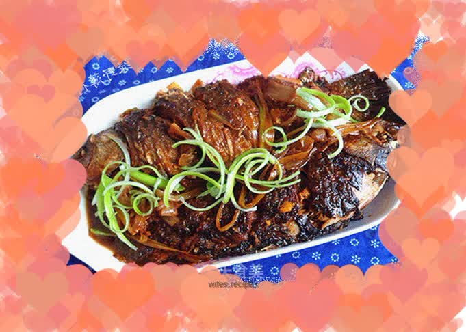 Braised crucian carp with green onions