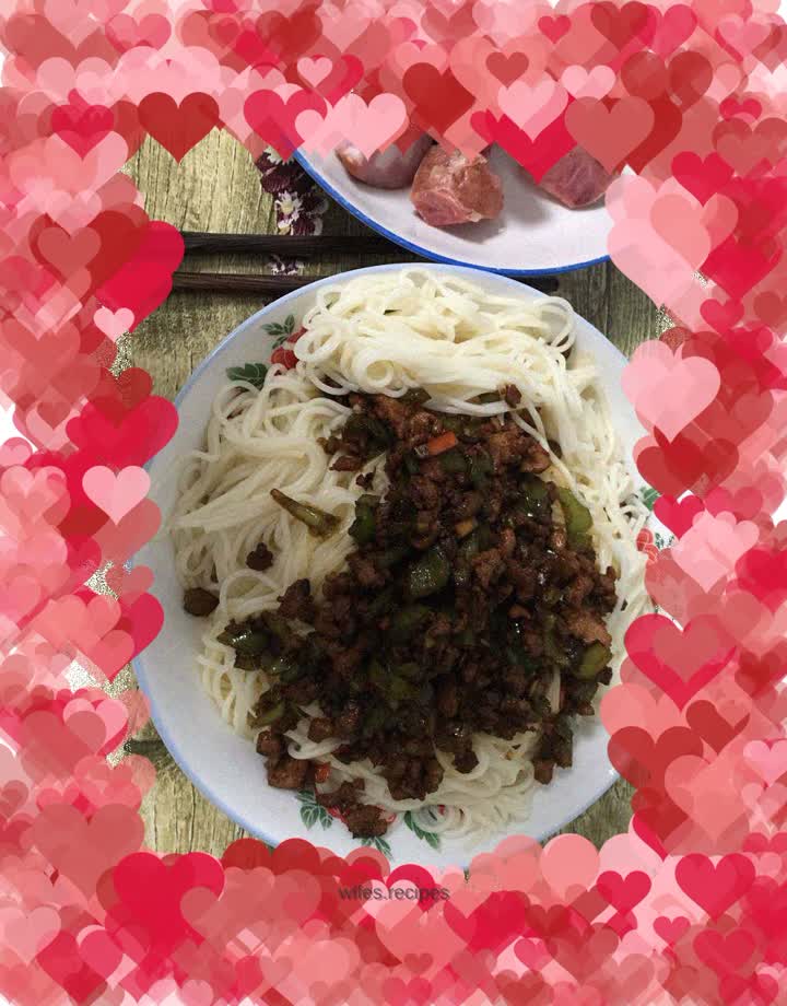 Asparagus and minced meat noodles