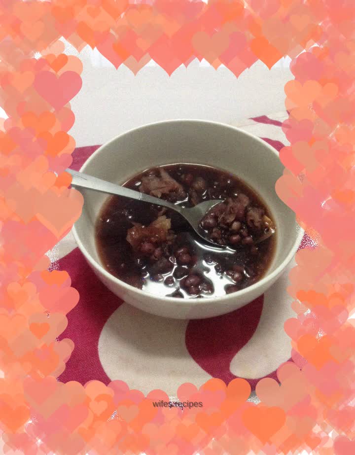 Black rice, red bean and white fungus porridge