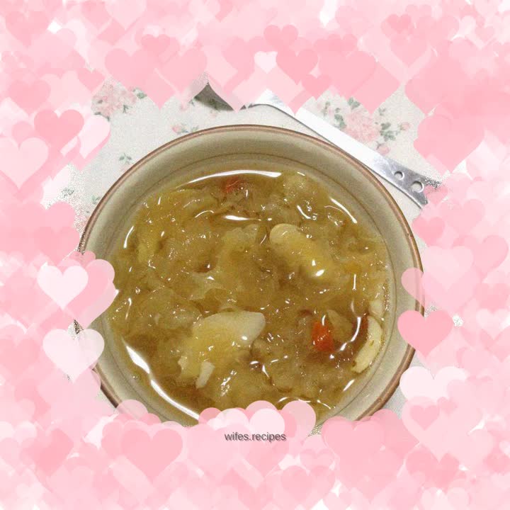 Peach Gum Lily and Tremella Soup