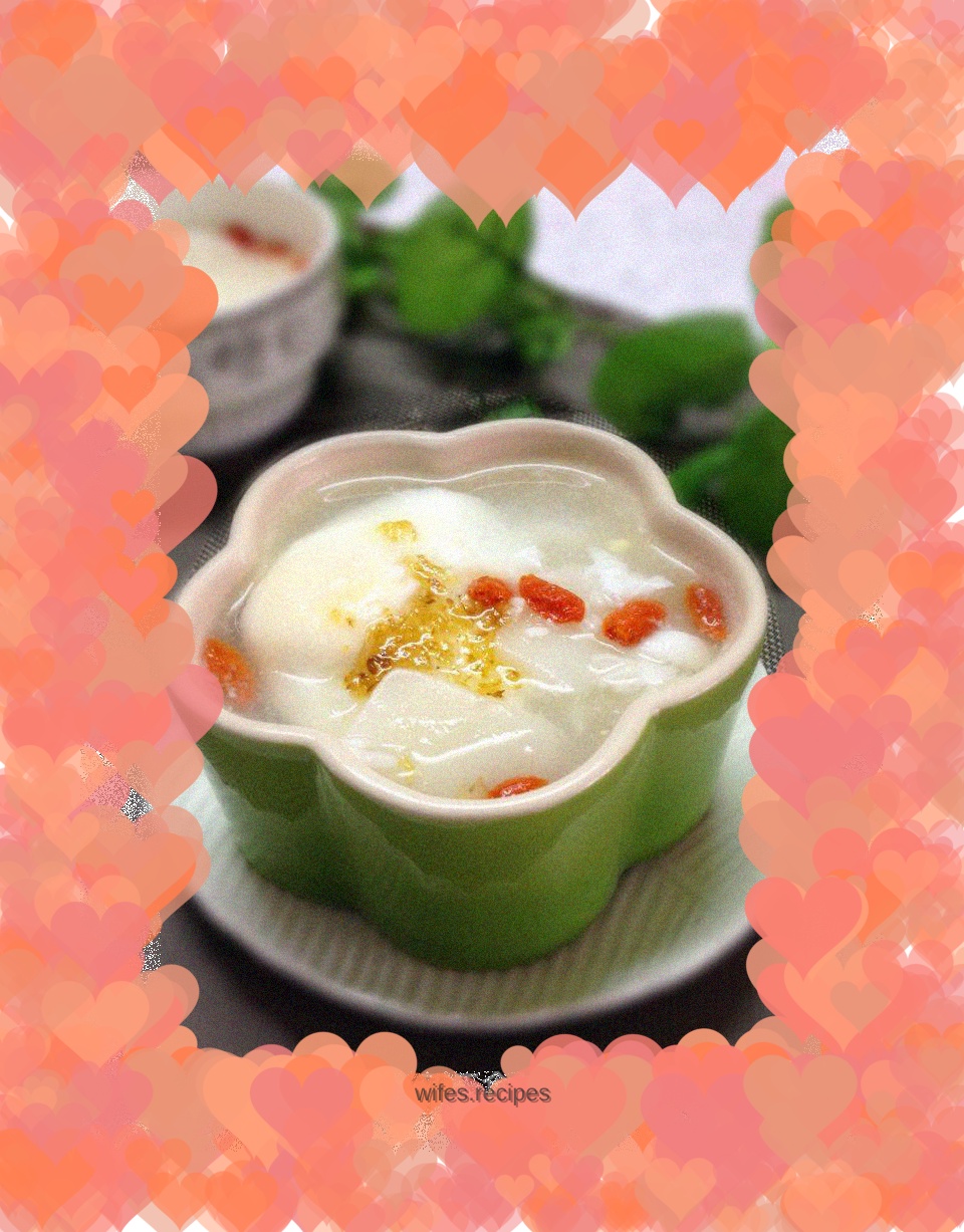 Rice cake made with fermented rice and steamed egg