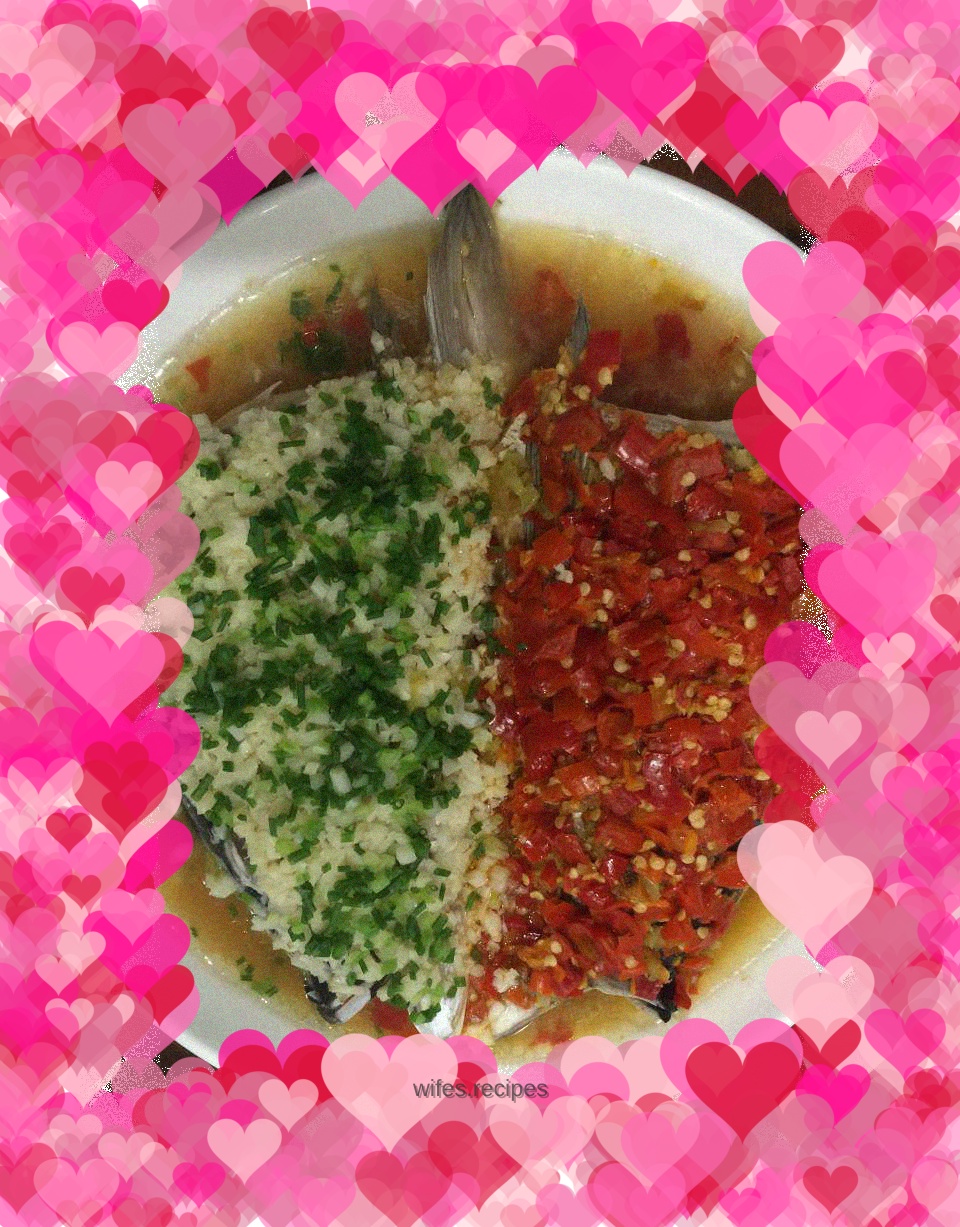 Fish head with chopped pepper