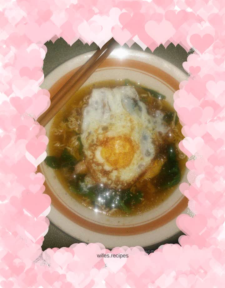 How to eat instant noodles: hot and sour instant noodles