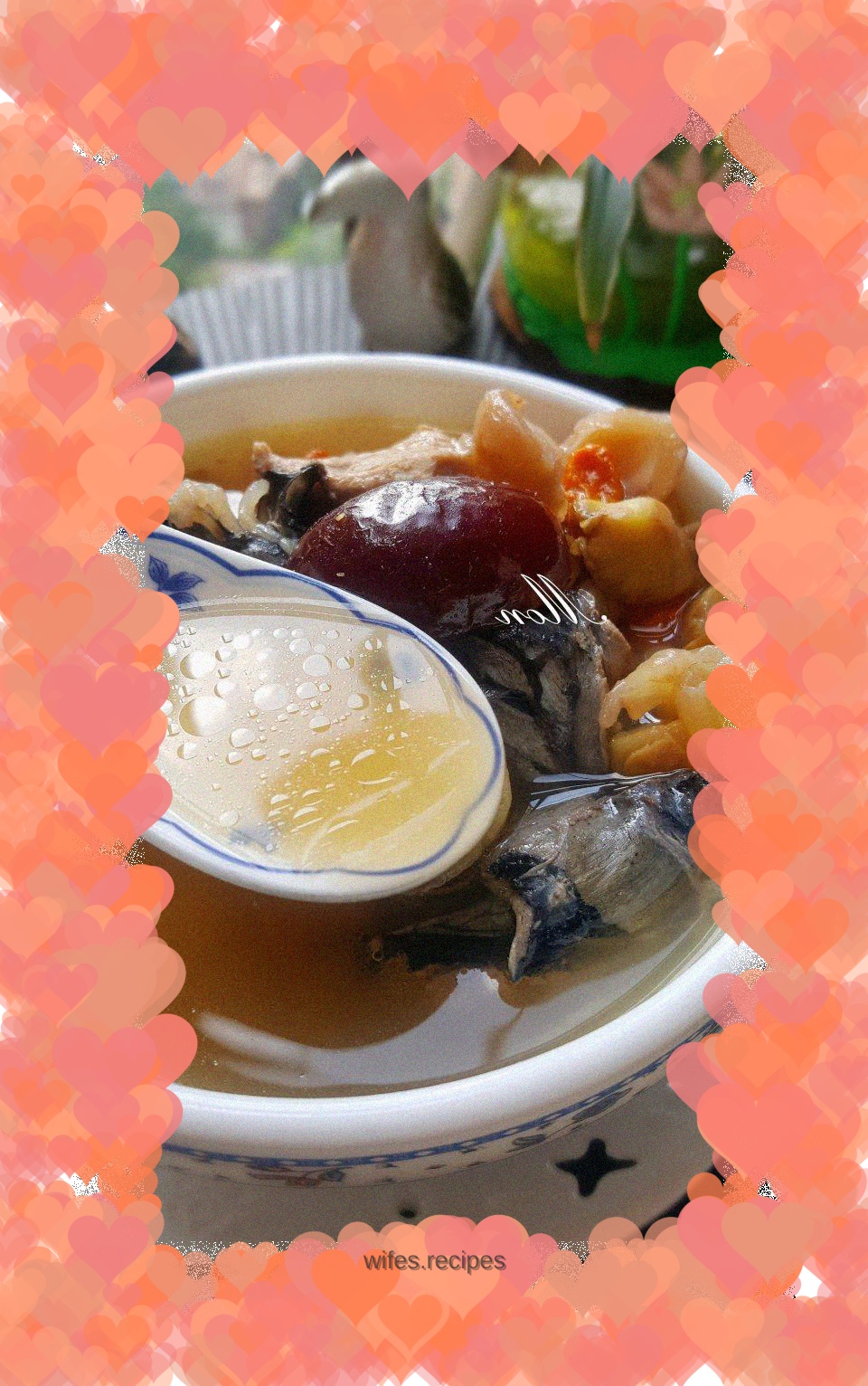 Black-bone chicken soup with radish and chestnut