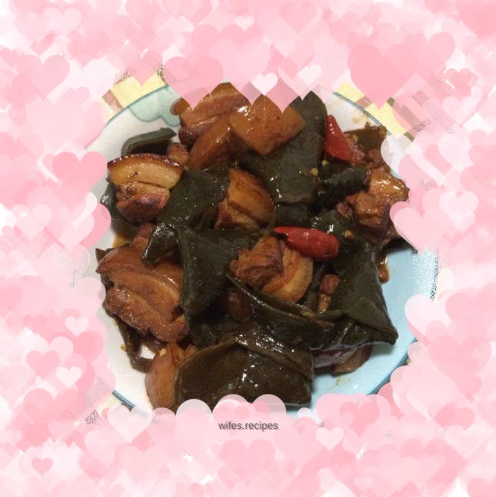 Pork belly with kelp