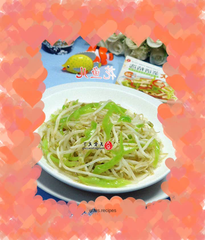 Stir-fried mung bean sprouts with hot pepper