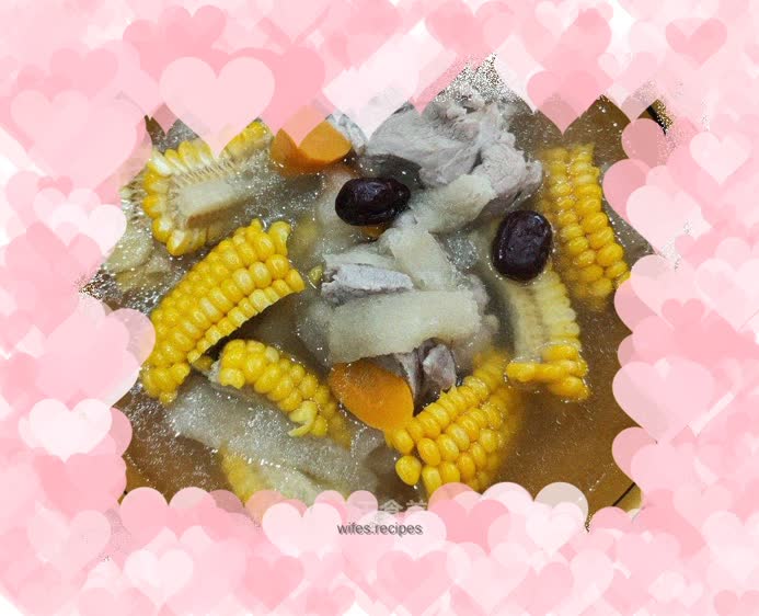 Bamboo fungus, corn and pork ribs soup