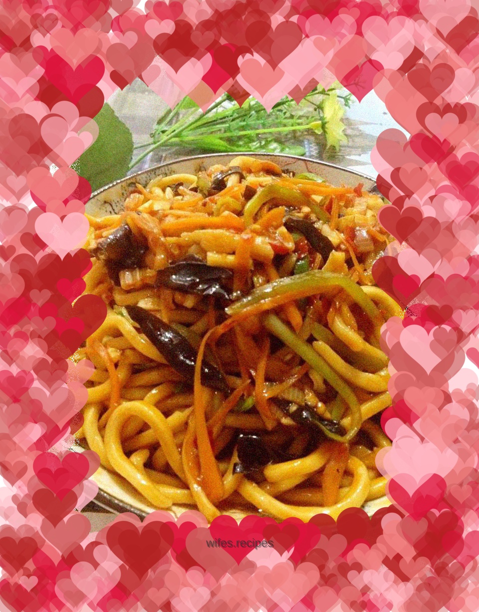 Fried noodles with fish-flavored shredded pork