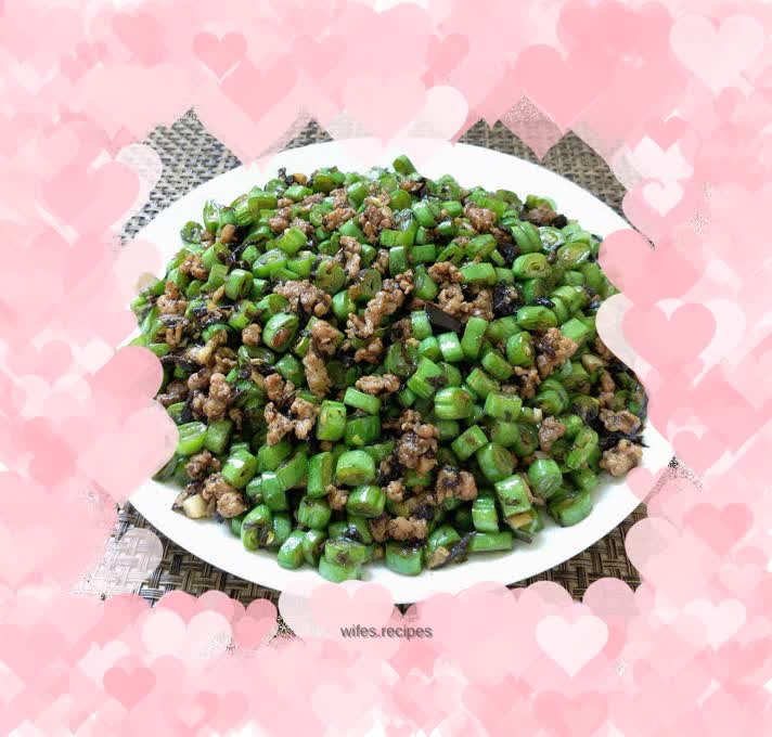 Olive vegetables, minced pork and green beans