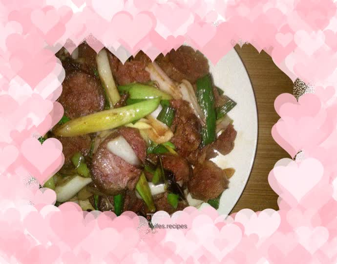 Stir-fried Spicy Sausage with Green Garlic