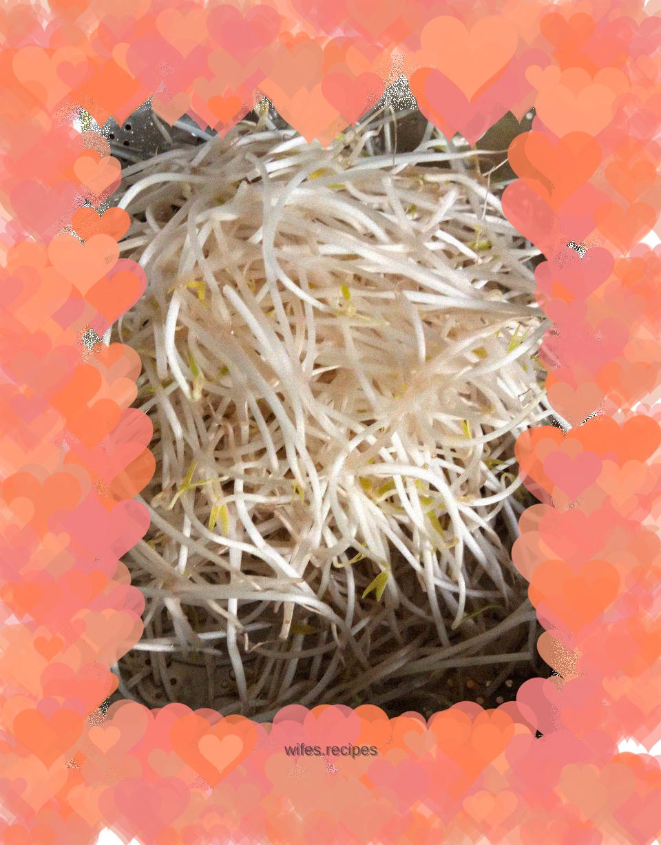 Crispy bean sprouts with vinegar