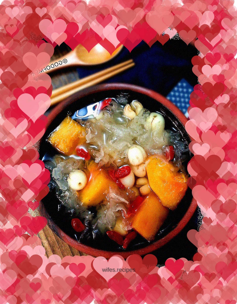 Say goodbye to 3D and become a woman with preservatives=Papaya, Wolfberry, Tremella and Lotus Seed Soup