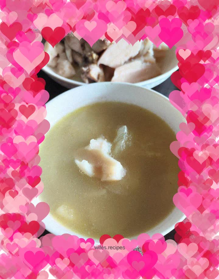 Lotus root, pear and chicken bone soup