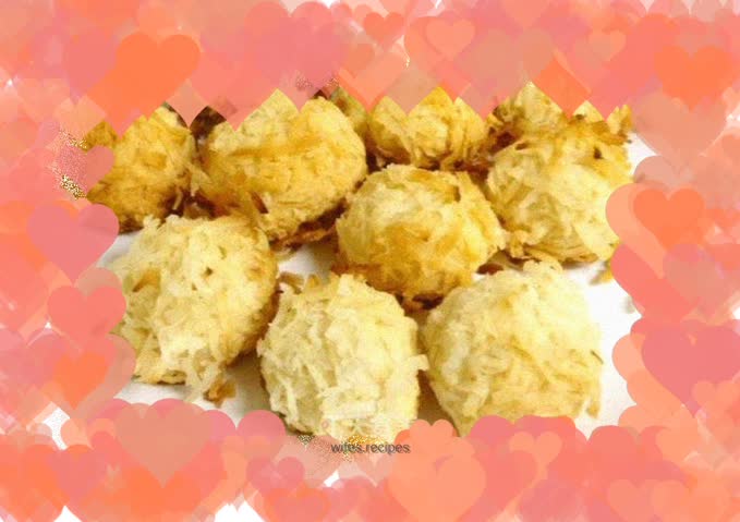 Small in size but big in taste, it has to be this one - shredded coconut biscuits