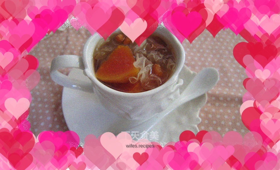 Stewed papaya with rock sugar, snow fungus