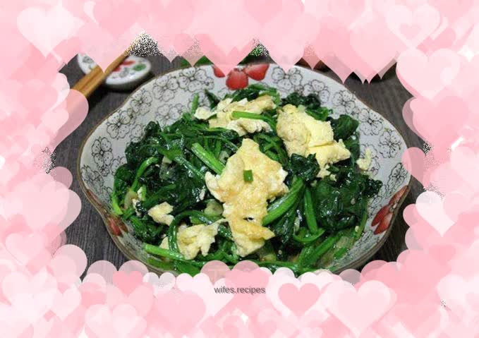 Scrambled eggs with spinach