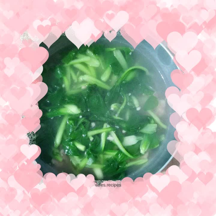 Vegetable and shredded pork soup