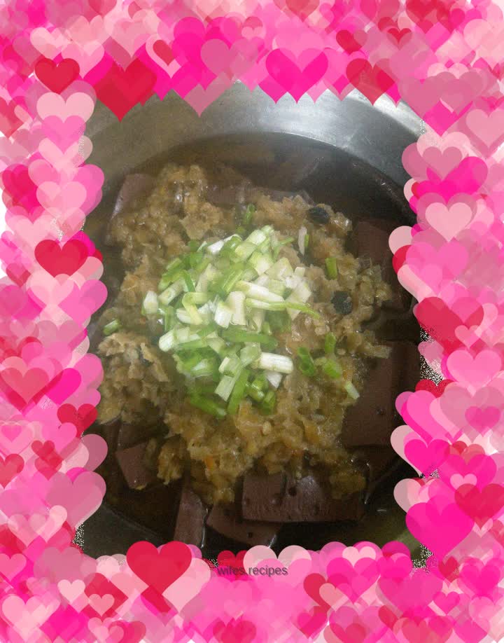 Steamed goose blood with pepper