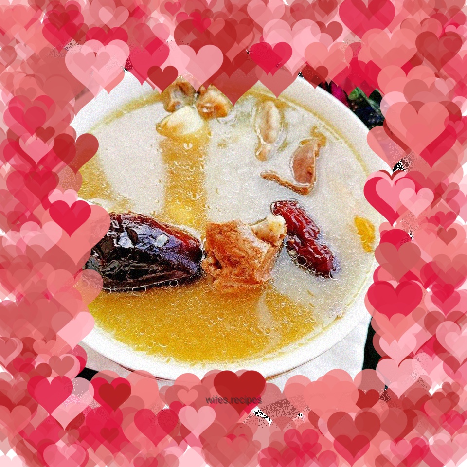 Stewed pig heart with lotus seeds and red dates