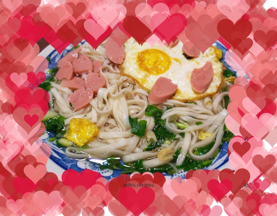 Omelette noodle soup