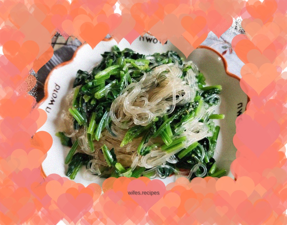 Vermicelli mixed with spinach
