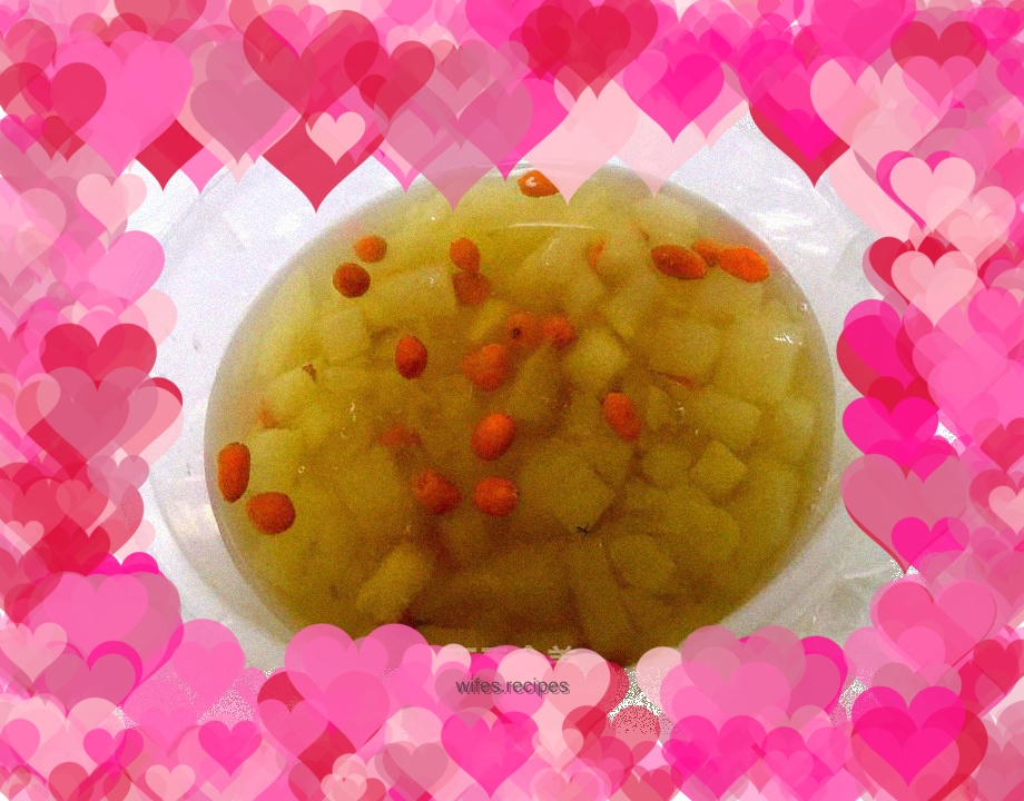 Snow Lotus Seeds, Rock Sugar and Snow Pear Soup