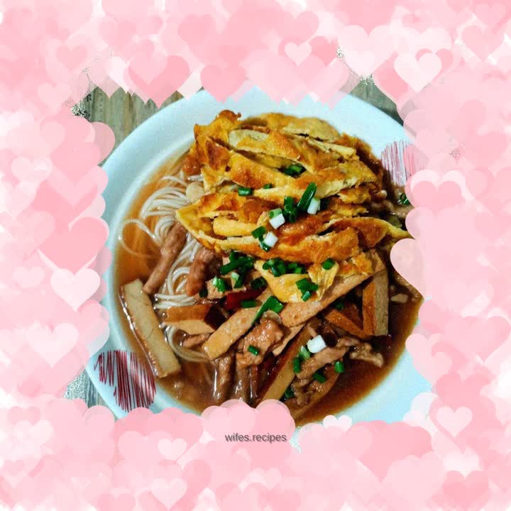 Shredded Pork Egg Noodles