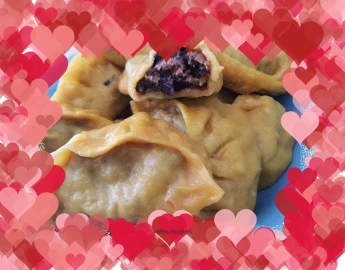 Beef, onion and fungus dumplings