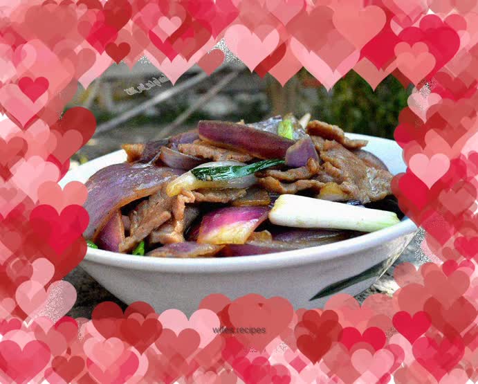 Fried pork slices with onions