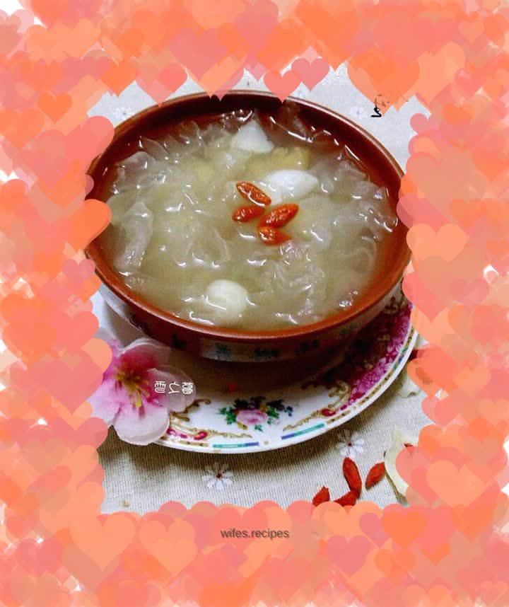 Tremella, Lotus Seed and Lily Soup
