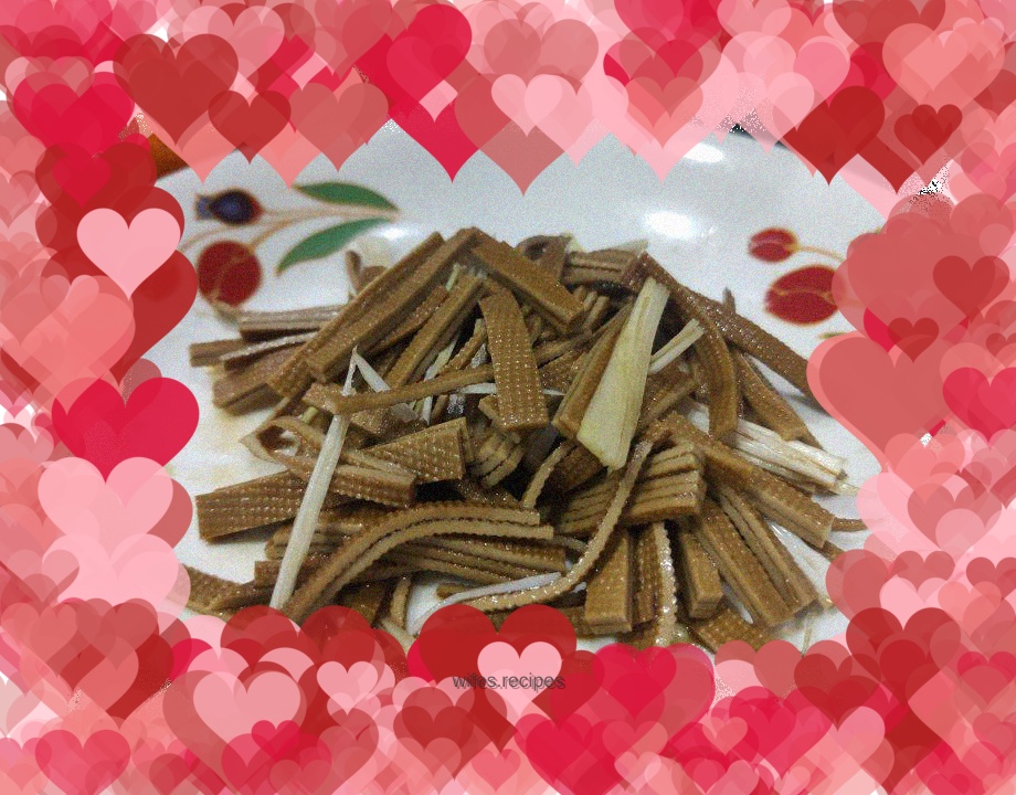 Chives mixed with tofu skin