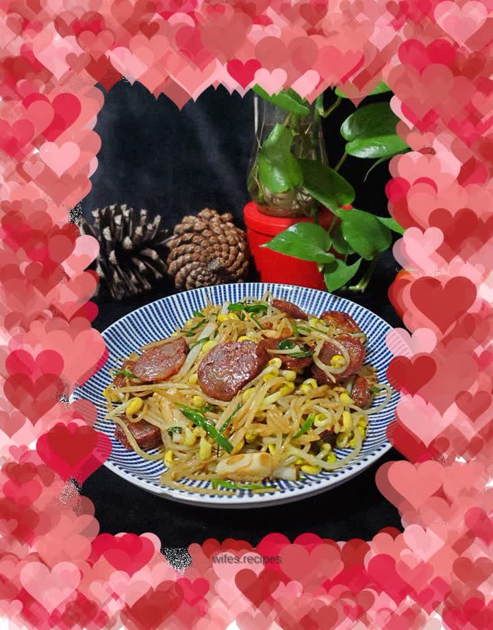 Sautéed Soybean Sprouts with Sausage